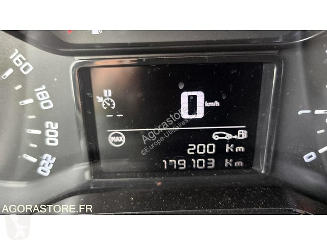 Коммерческий автомобиль