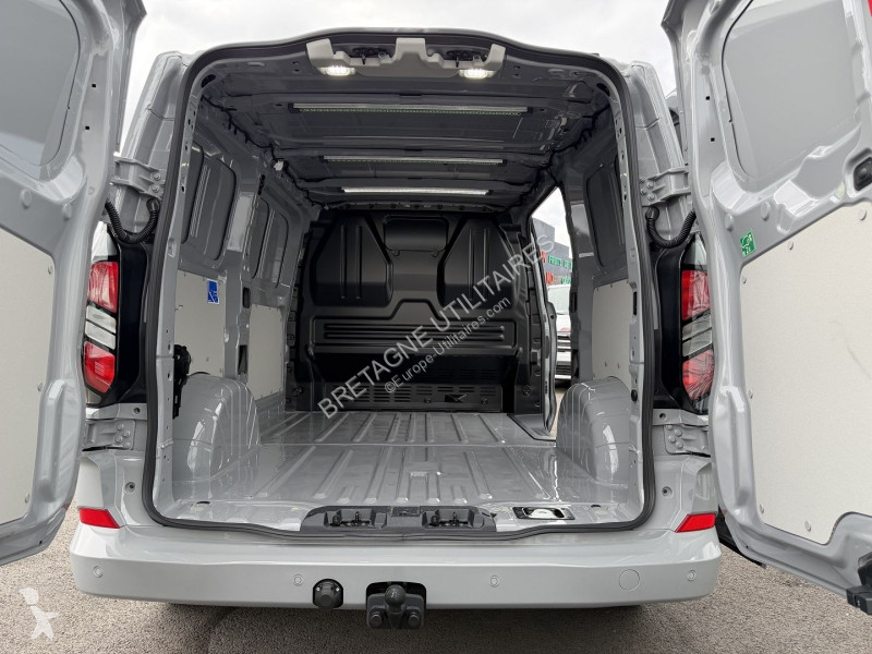 Коммерческий автомобиль Ford TRANSIT CUSTOM FG...
