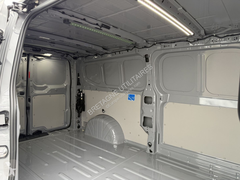 Коммерческий автомобиль Ford TRANSIT CUSTOM FG...