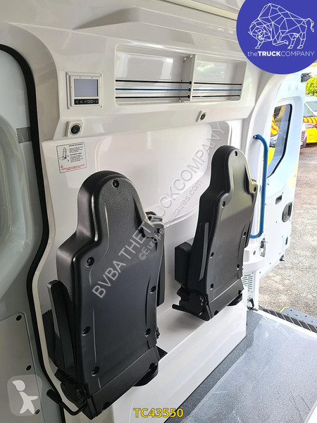 Užitkové vozidlo Renault ambulance