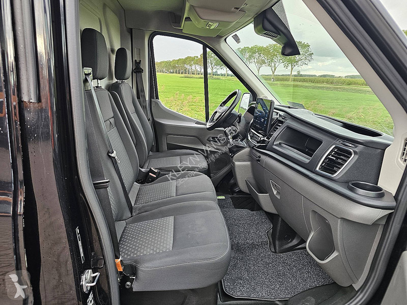Veículo utilitário Ford 330