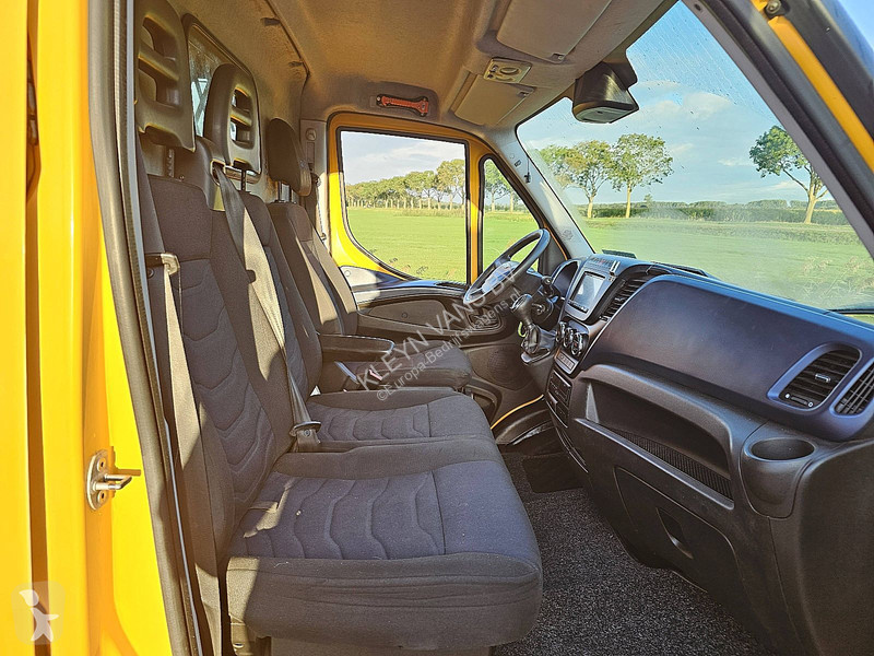 Veículo utilitário Iveco 35C16 DL AUT. L2H2
