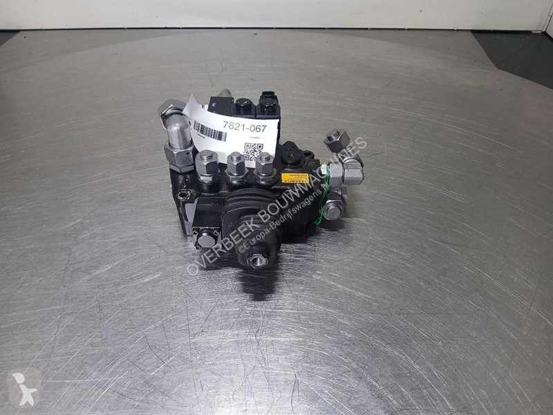 Užitkové vozidlo Yanmar V8-5606660627-Walvoil...