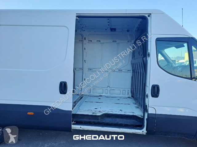 Haszongépjármű Iveco 35S16