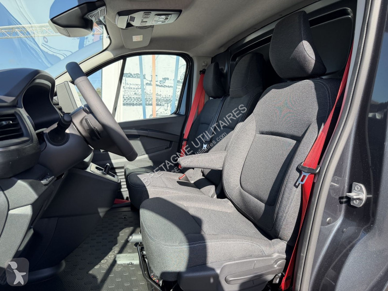 Furgoneta Renault TRAFIC III FG L2H1 3T 2.0...