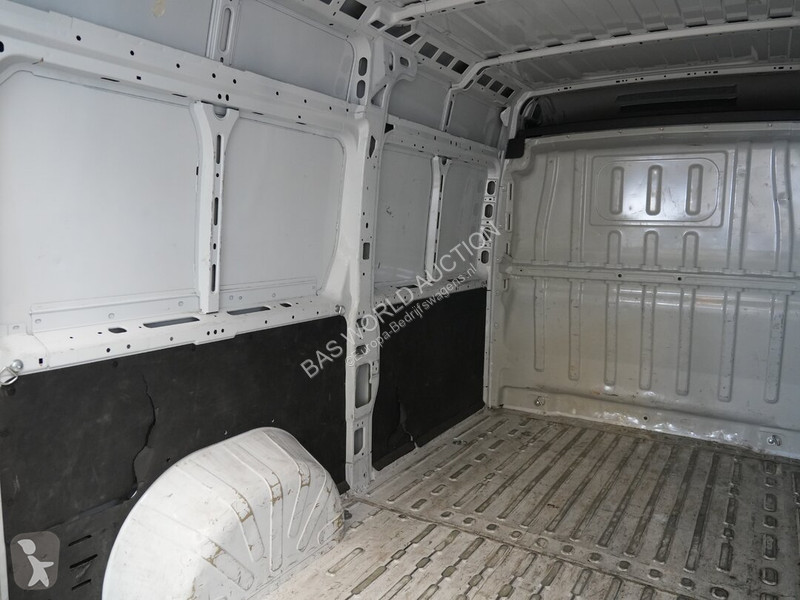 Furgoneta Peugeot 140PK