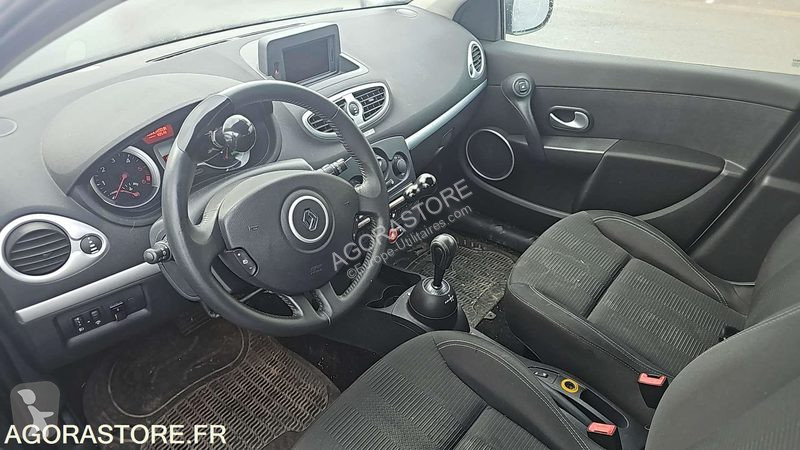 Veículo utilitário Renault CLIO