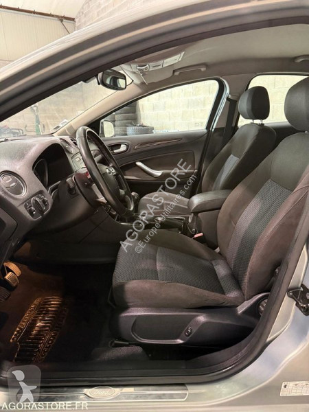 Veículo utilitário Ford MONDEO