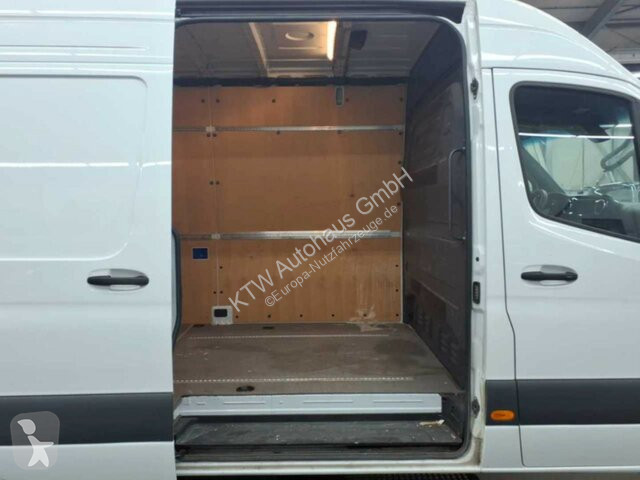 Veículo utilitário Mercedes Sprinter 317...
