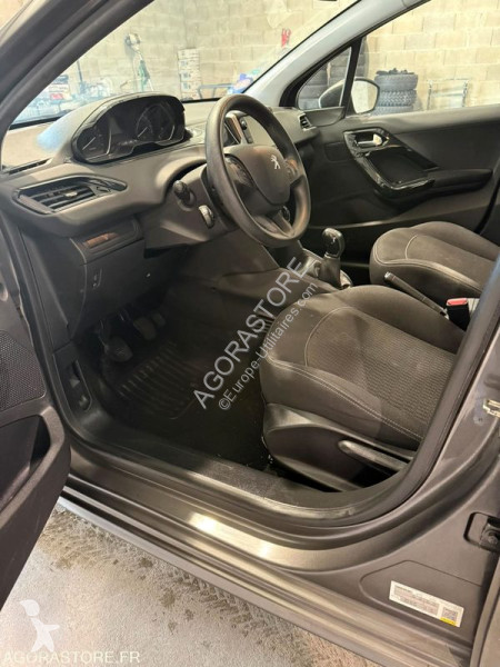 Veículo utilitário Peugeot 208