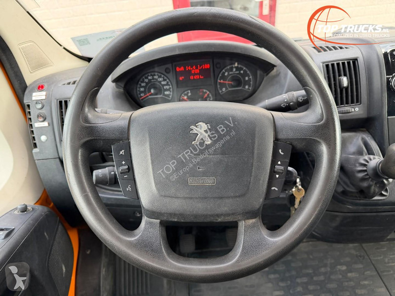Véhicule utilitaire Peugeot