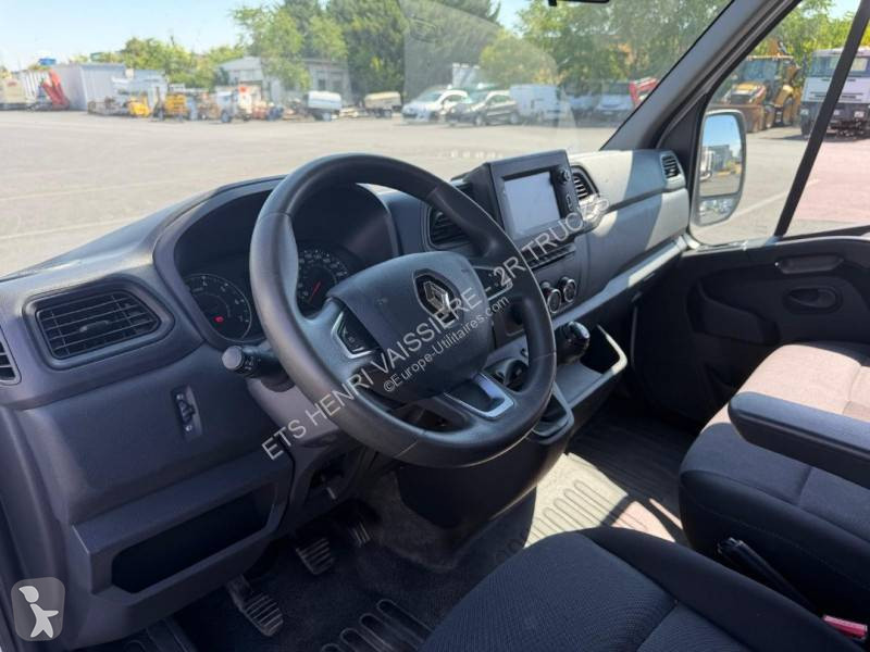 Véhicule utilitaire Renault 145 DCI