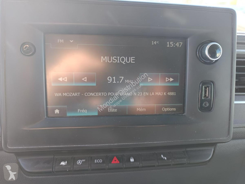 Véhicule utilitaire Renault F3500 L3H2 DCI 150...