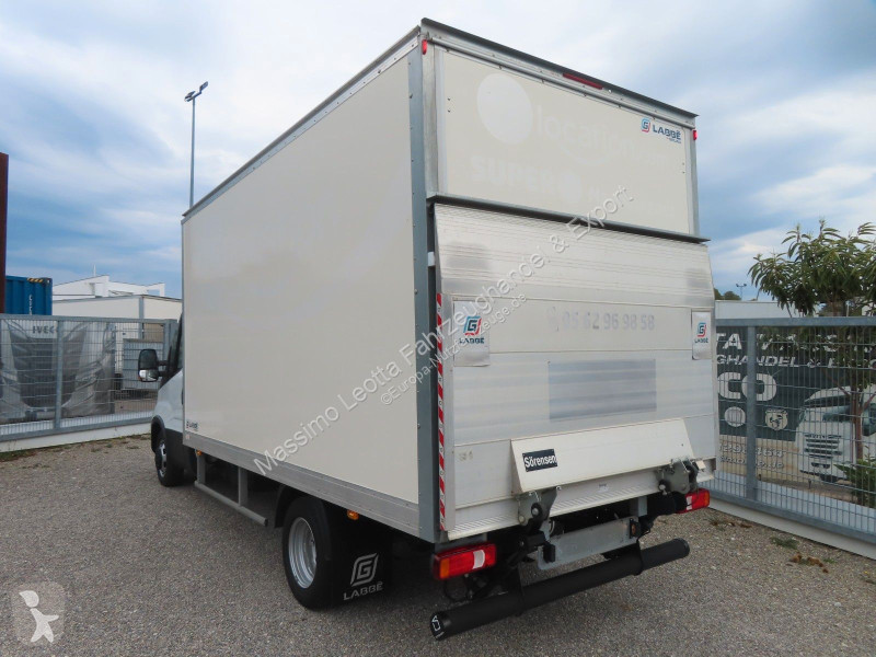 Užitkové vozidlo Iveco 35C16  3,0  Möbelkoffer...