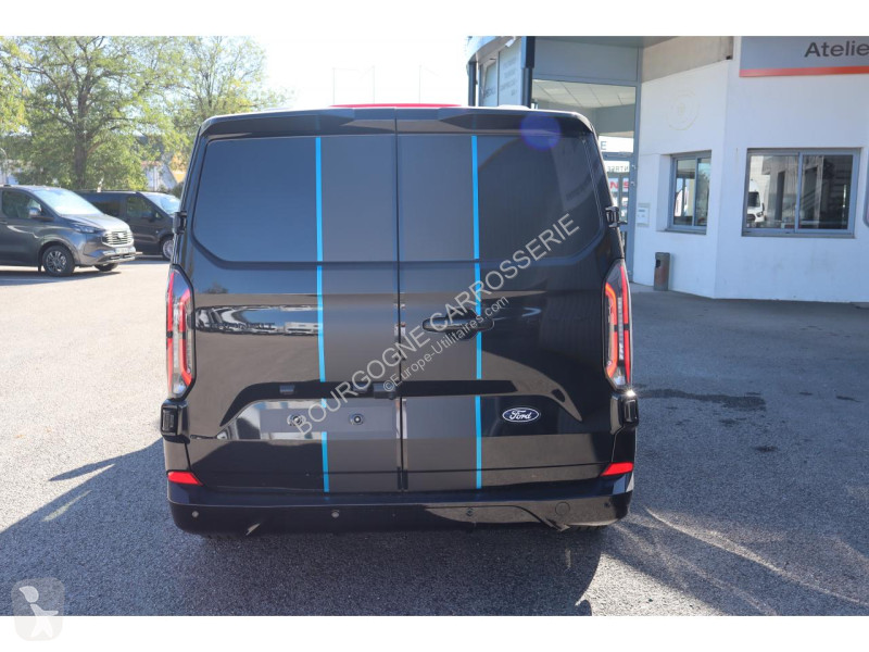 Véhicule utilitaire Ford