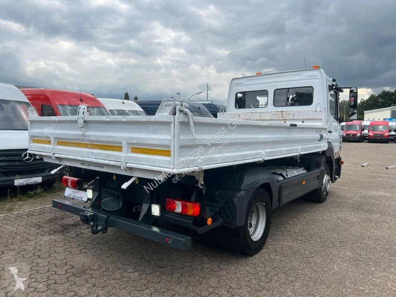 Véhicule utilitaire Mercedes 823*Meiller...
