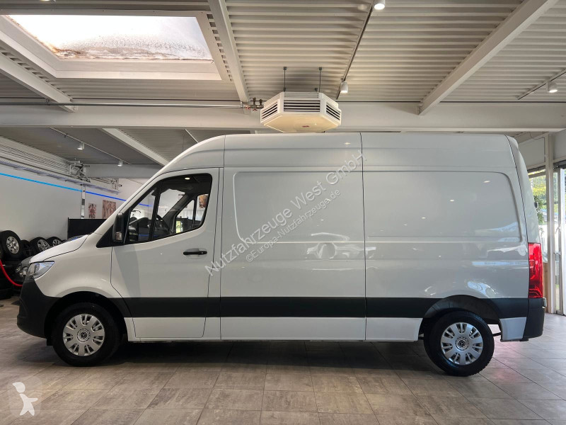 Užitkové vozidlo Mercedes 211/311...