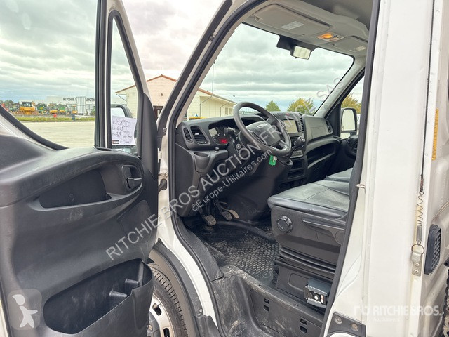 Véhicule utilitaire Iveco  35C14