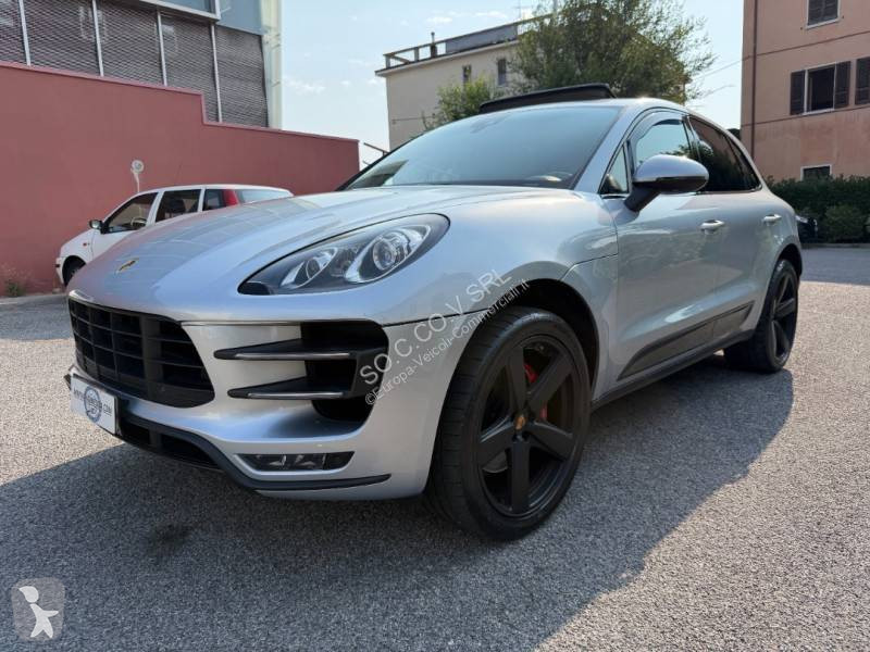Véhicule utilitaire Porsche