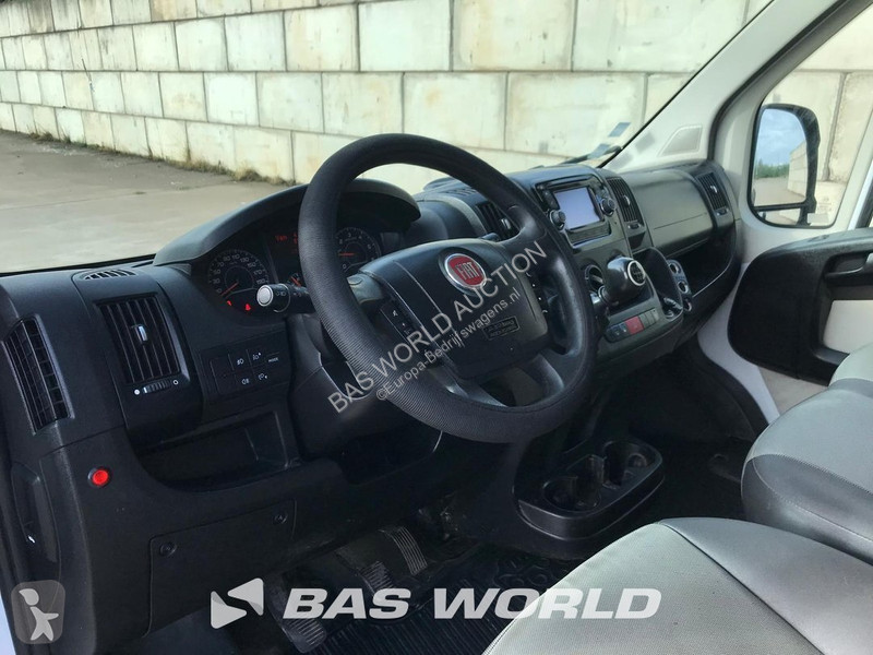 Véhicule utilitaire Fiat 130pk