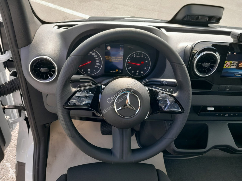 Véhicule utilitaire Mercedes SPRINTER TELAIO...