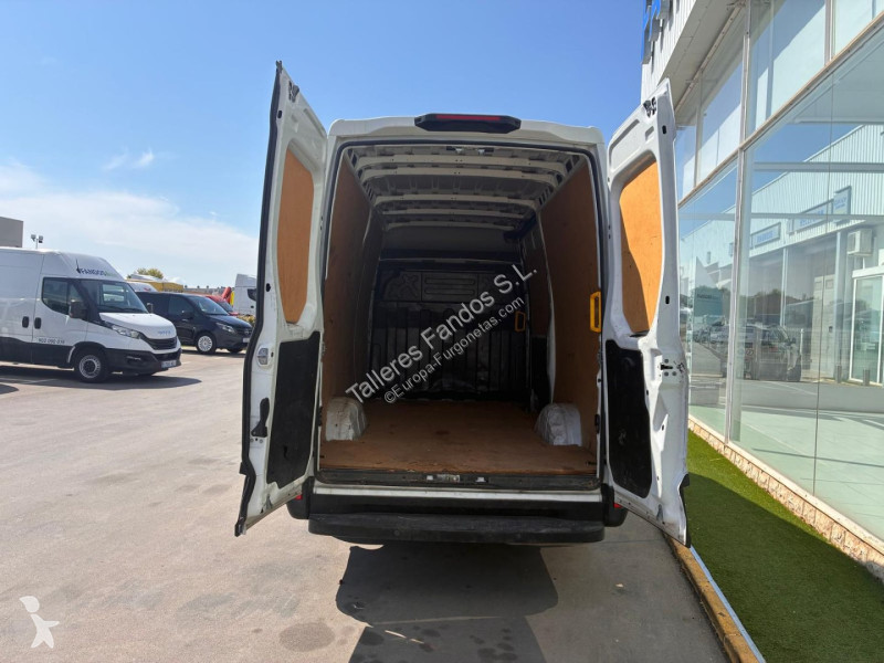 Коммерческий автомобиль Iveco  35S16 V 12m3