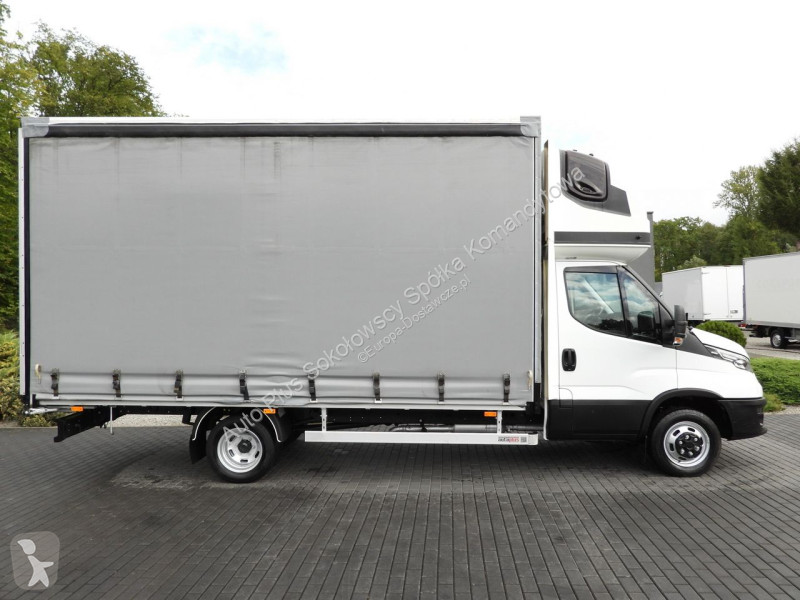 Véhicule utilitaire Iveco 50C18 DAILY