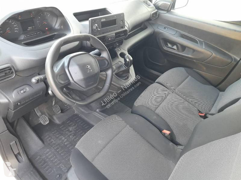 Véhicule utilitaire Peugeot L1 1.5HDI 100CH...