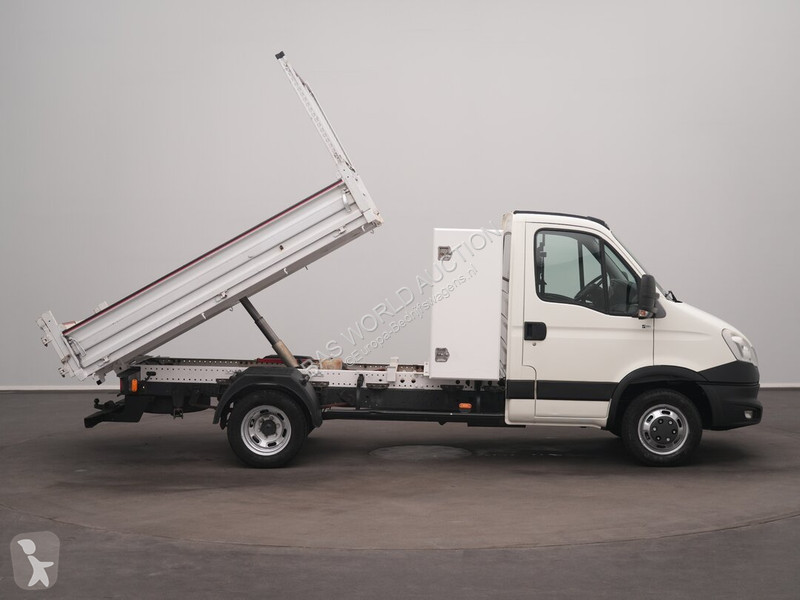 Véhicule utilitaire Iveco 35C13