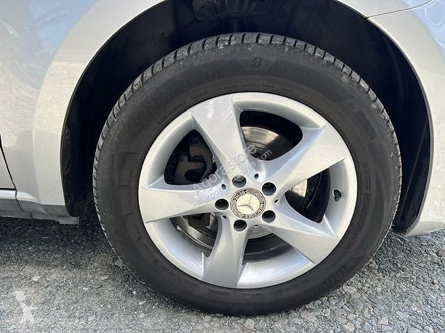 Véhicule utilitaire Mercedes VITO