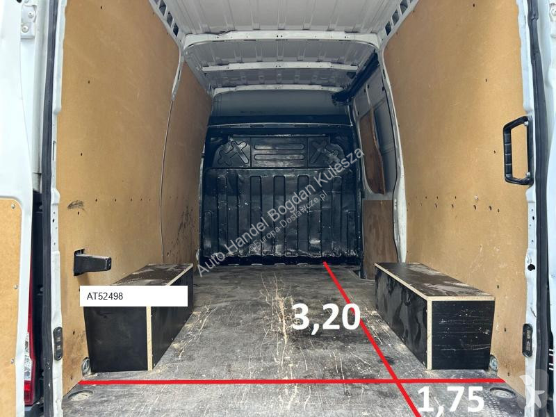 Veicolo commerciale Iveco 35S13