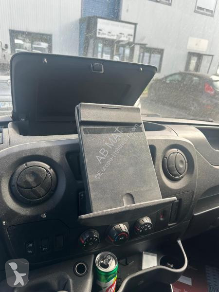 Véhicule utilitaire Renault 2.3 BLUE DCI