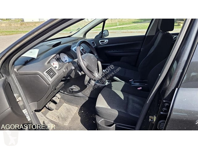 Коммерческий автомобиль