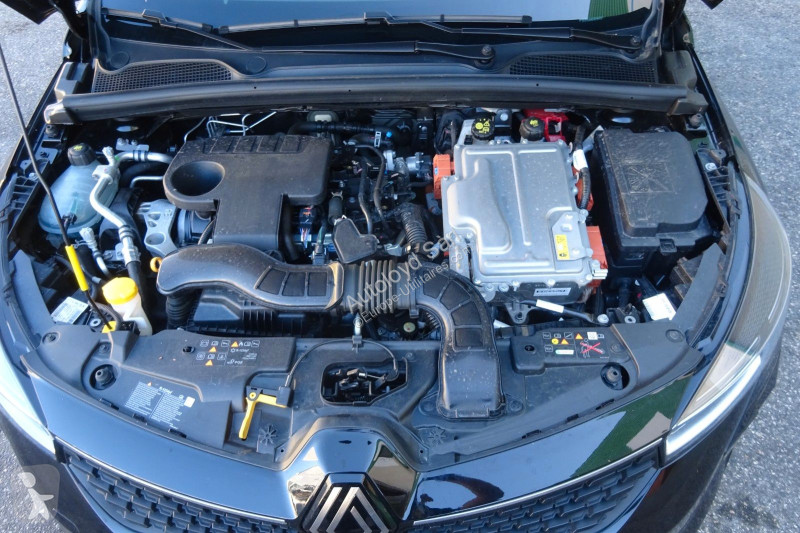 Коммерческий автомобиль Renault CLIO E-TECH 1,6...