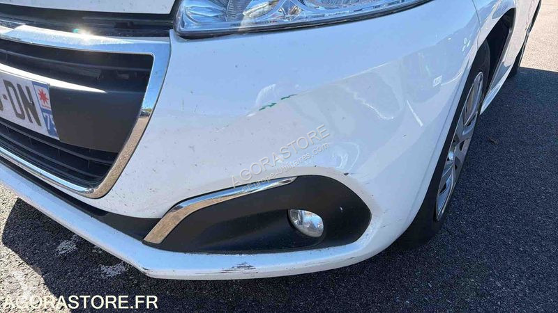 Samochód dostawczy Peugeot 208