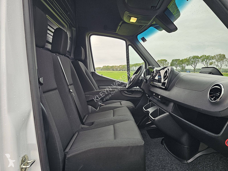 Autoutilitară Mercedes 317 L3H2 Automaat MBUX10