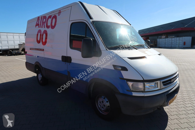 Furgoneta Iveco 2.3