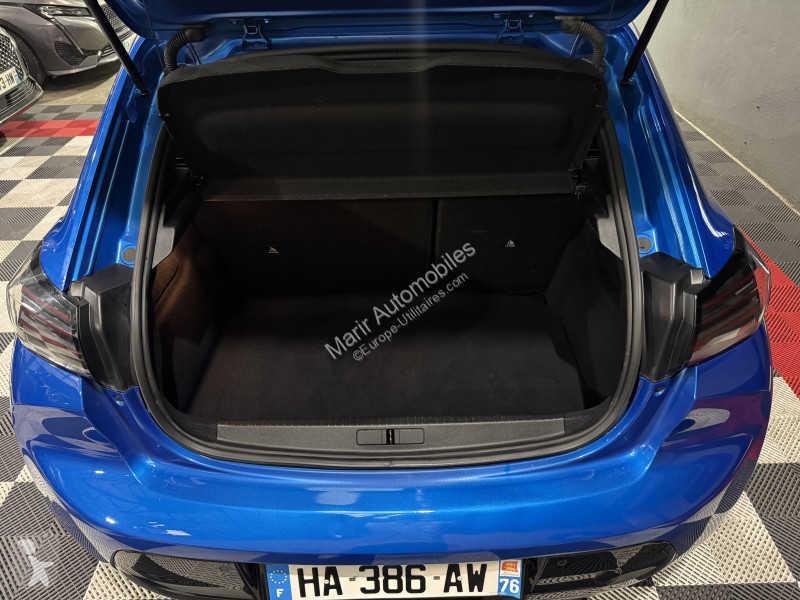 Samochód dostawczy Peugeot 208