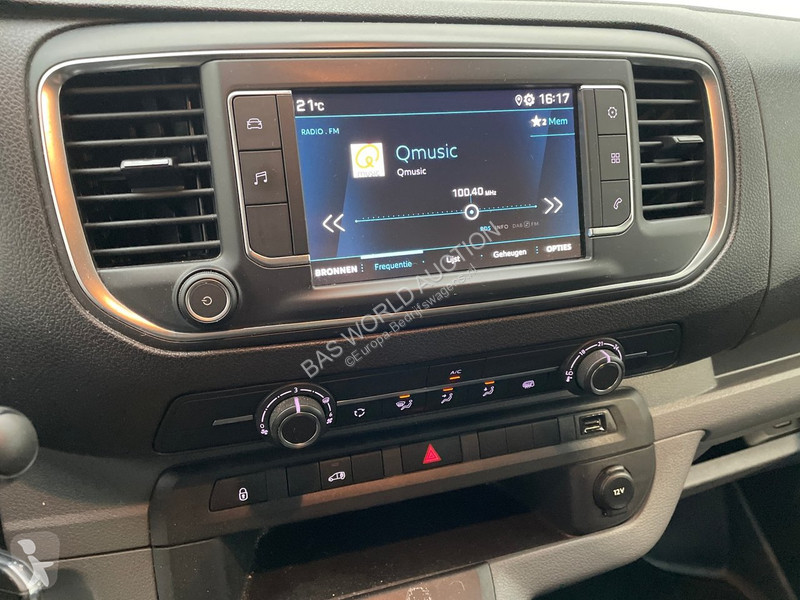 عربة نفعية Peugeot 1.5 BlueHDI 100 Compact Premium