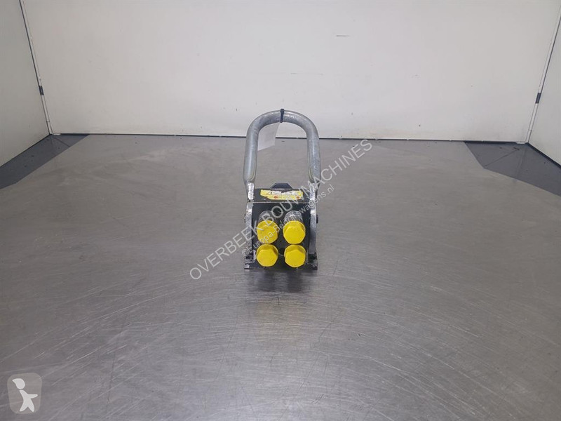 Véhicule utilitaire  2P508 - Multi-socket...