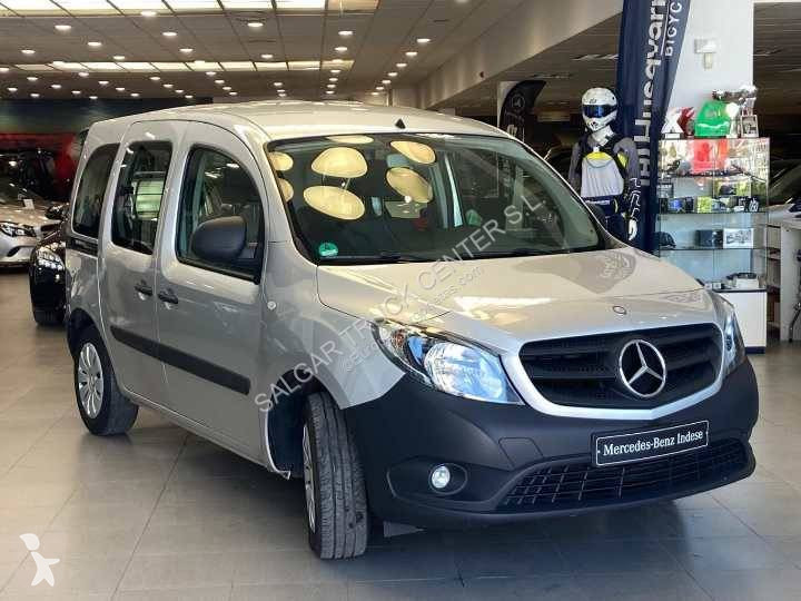 عربة نفعية Mercedes