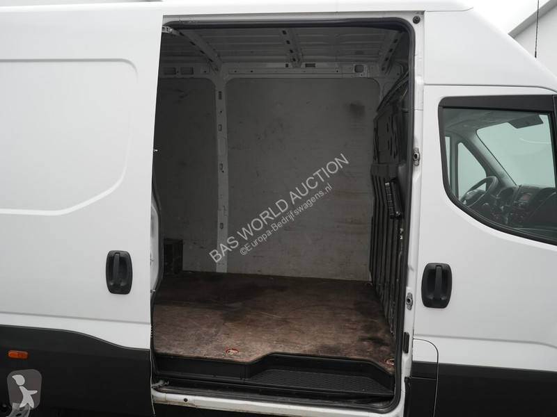 Autoutilitară Iveco 35S14