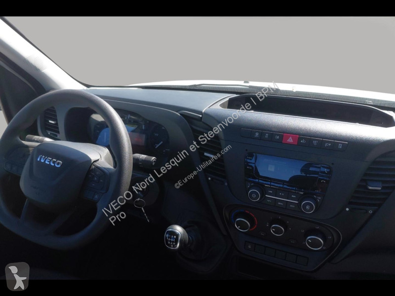 عربة نفعية Iveco CCb 35C16H empattement 4100...