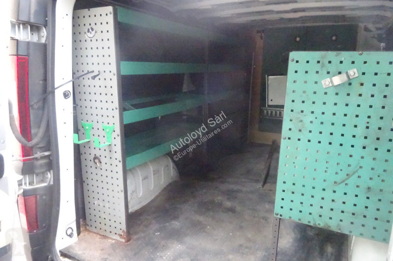 Véhicule utilitaire Renault TRAFIC 2,0 DCI 120
