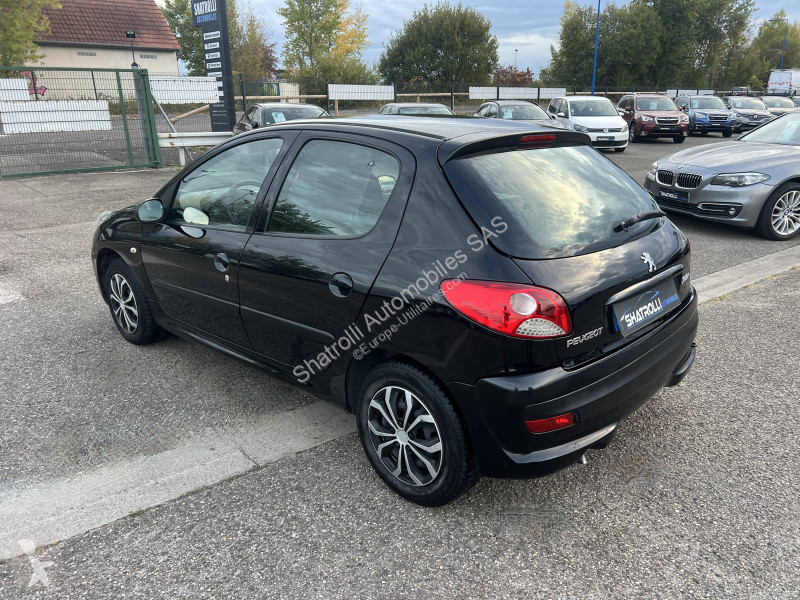 Autoutilitară Peugeot 1.1 i 60ch 4cv 5Portes...