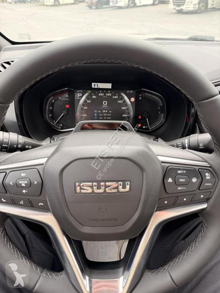 Véhicule utilitaire Isuzu 2.2L SPACE PRESTIGE