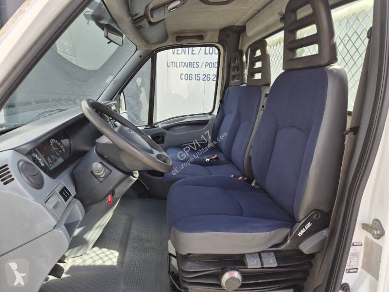 Véhicule utilitaire Iveco 35C12