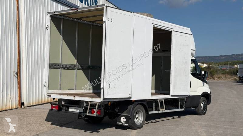 Véhicule utilitaire Iveco 35C15