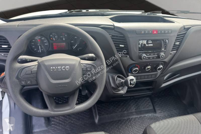 Iveco 35C16 van