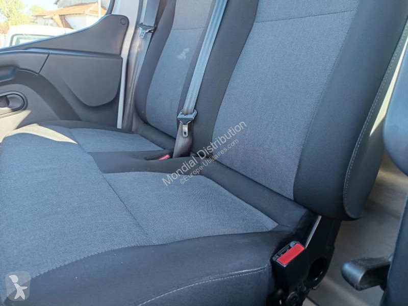 Véhicule utilitaire Renault 2.3 dci RJ3500